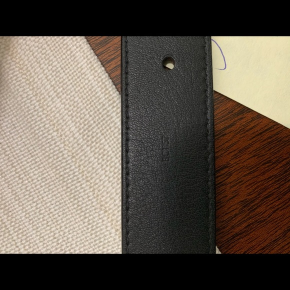 Limited Edition LV Essential V 30mm Beltin Reverse - Picture 8 of 11